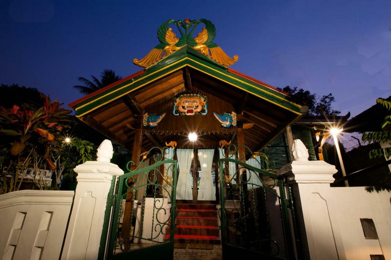 Joglo Yudhistira Villa Sleman  Bagian luar foto
